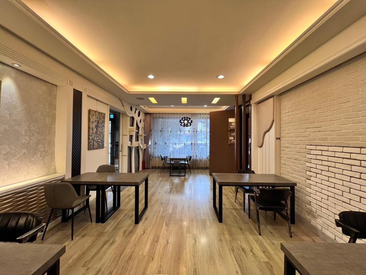 Key We Go Hotel 奇遇果人文旅店 Tainan Buitenkant foto