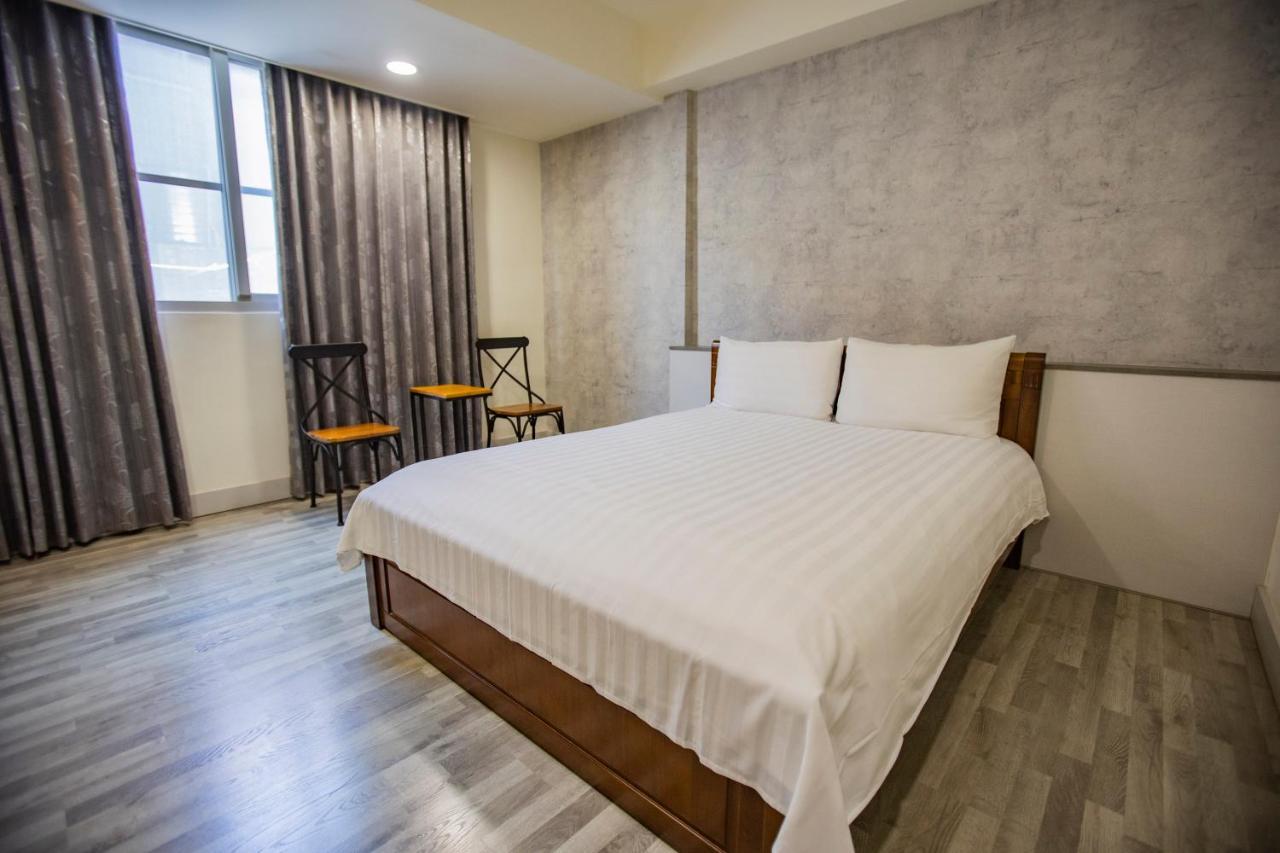 Key We Go Hotel 奇遇果人文旅店 Tainan Buitenkant foto