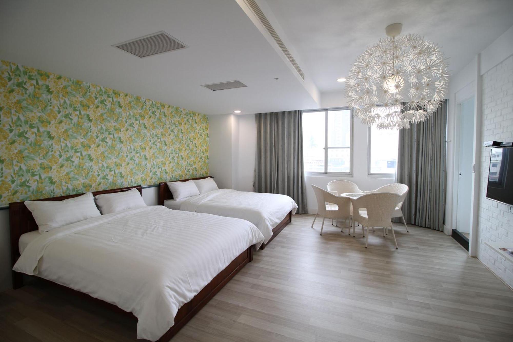 Key We Go Hotel 奇遇果人文旅店 Tainan Buitenkant foto