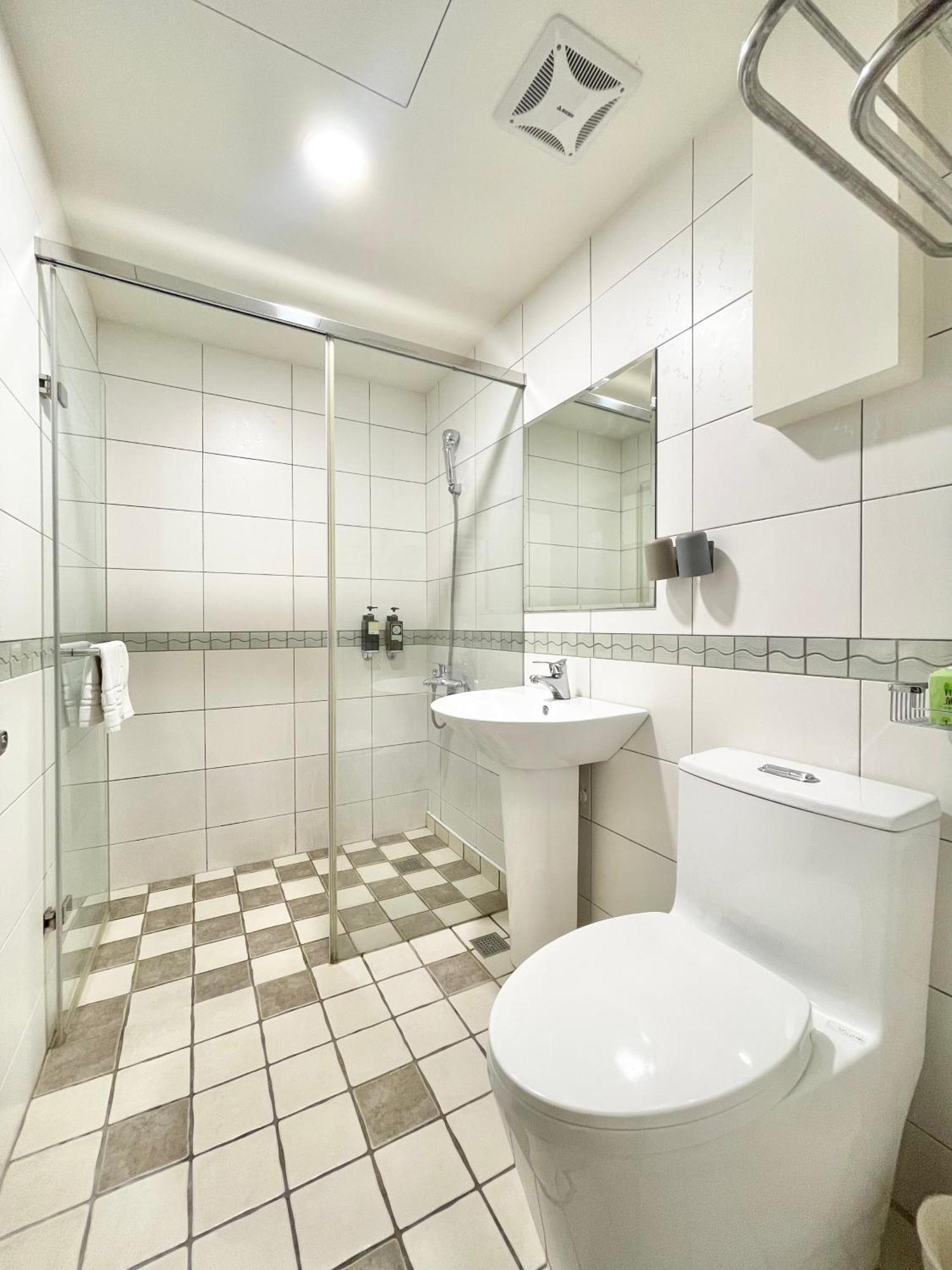 Key We Go Hotel 奇遇果人文旅店 Tainan Buitenkant foto