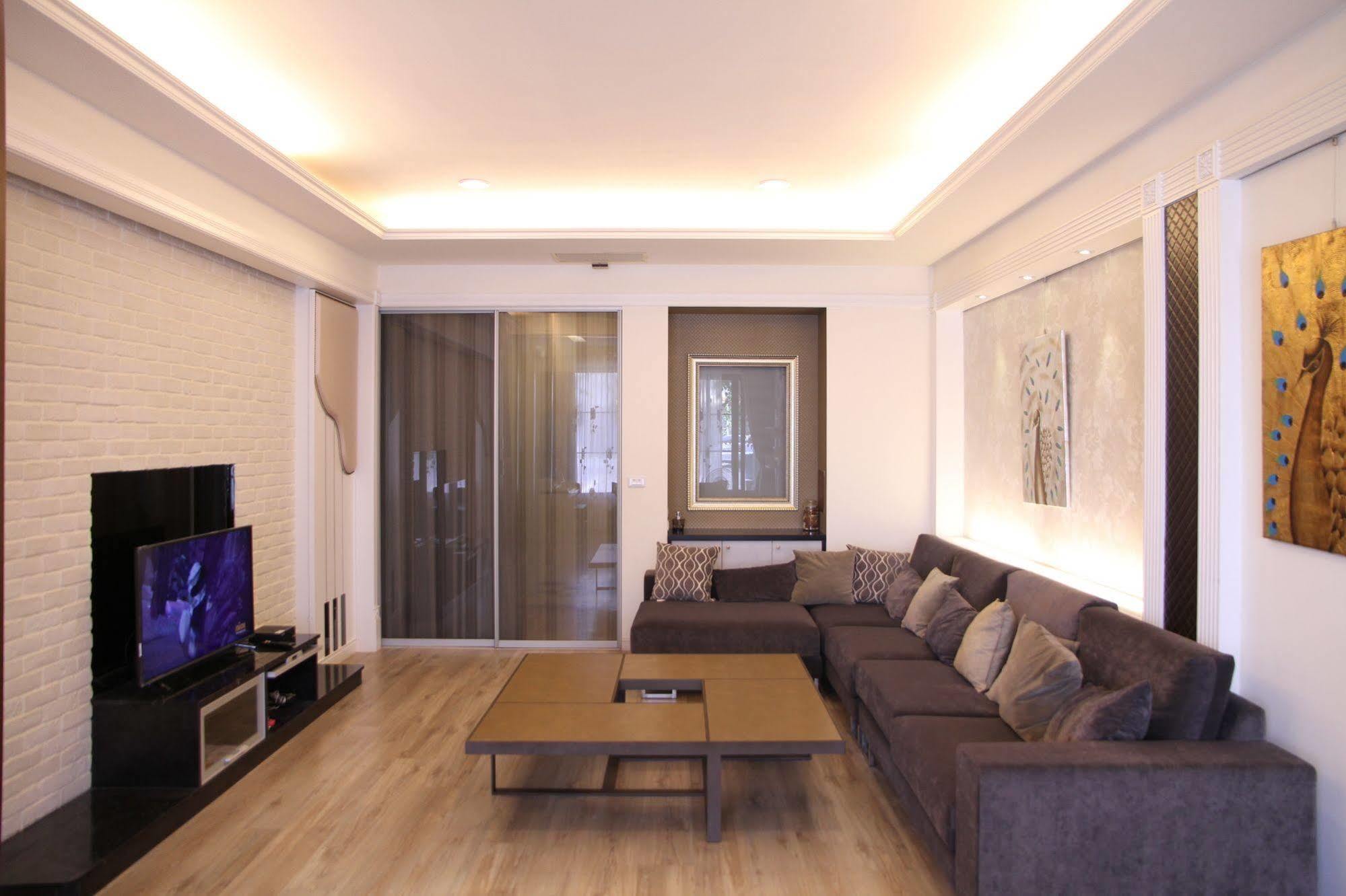 Key We Go Hotel 奇遇果人文旅店 Tainan Buitenkant foto