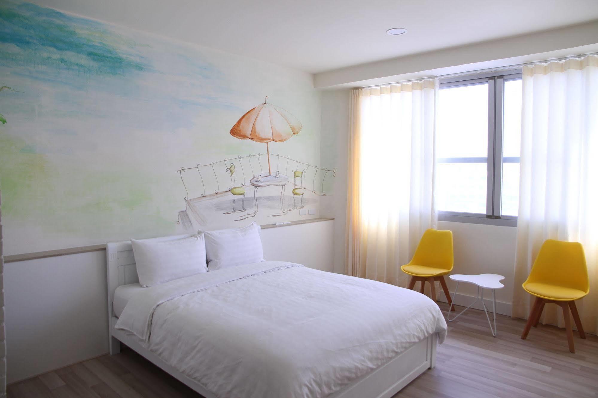 Key We Go Hotel 奇遇果人文旅店 Tainan Buitenkant foto
