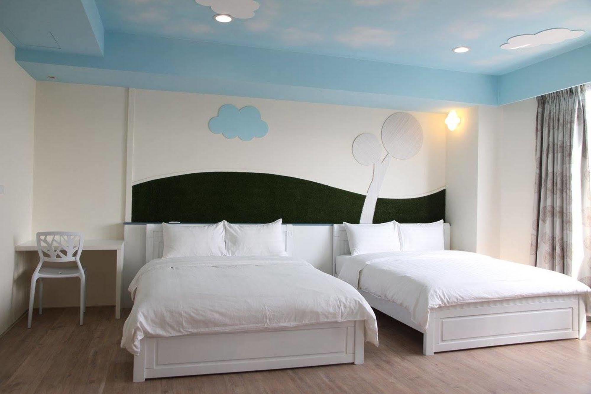 Key We Go Hotel 奇遇果人文旅店 Tainan Buitenkant foto