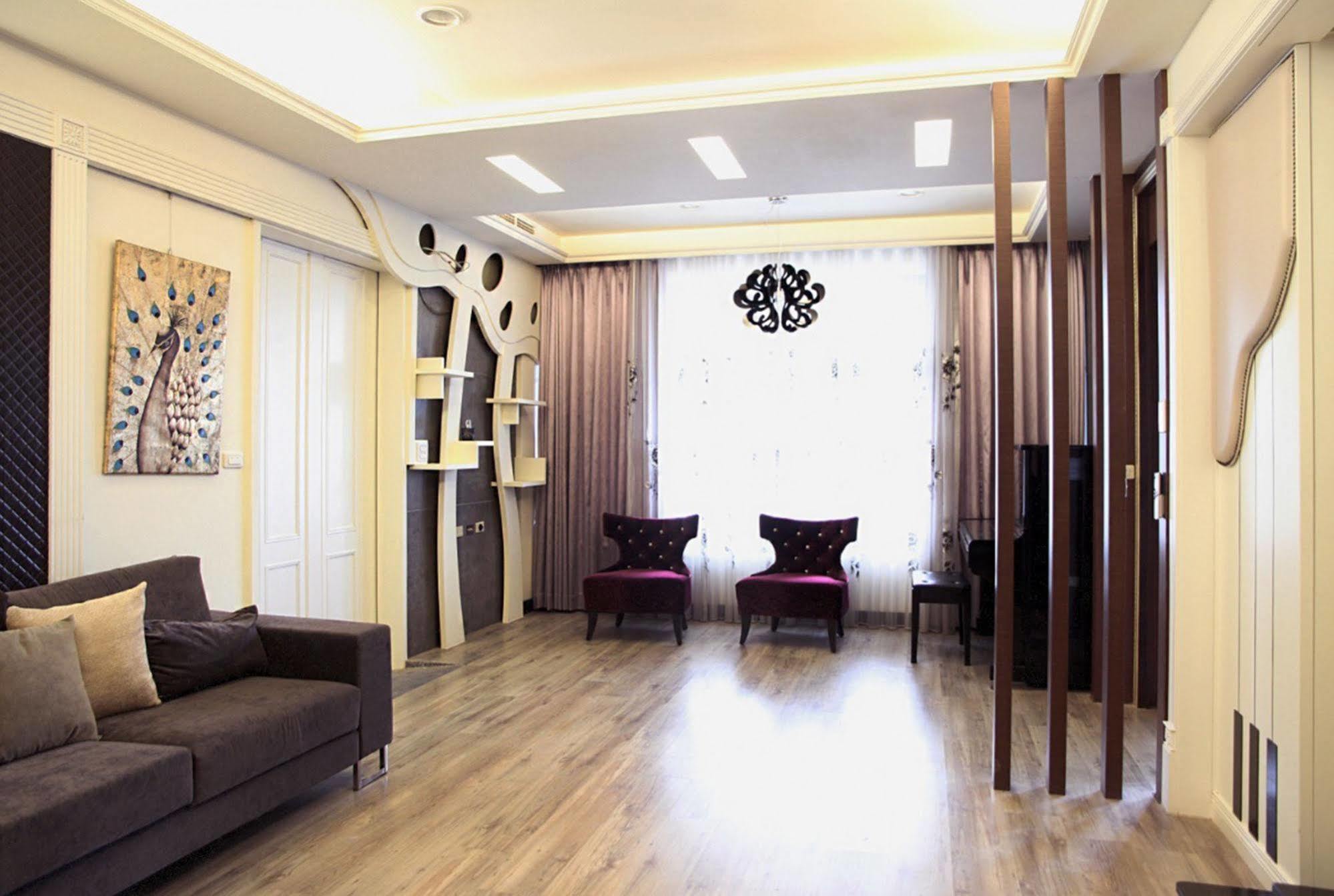 Key We Go Hotel 奇遇果人文旅店 Tainan Buitenkant foto