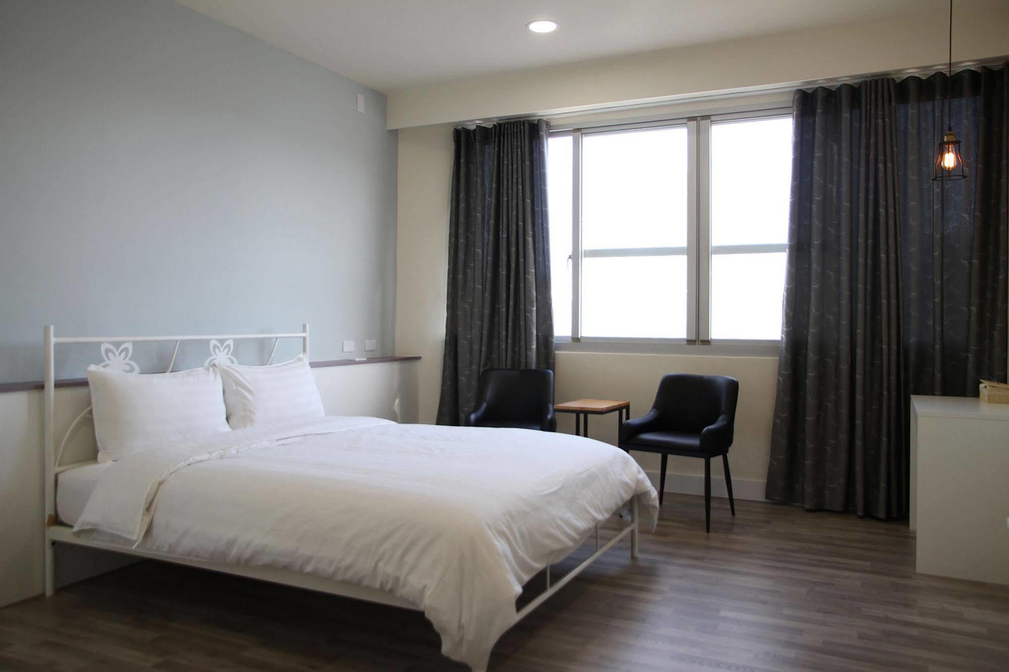 Key We Go Hotel 奇遇果人文旅店 Tainan Buitenkant foto