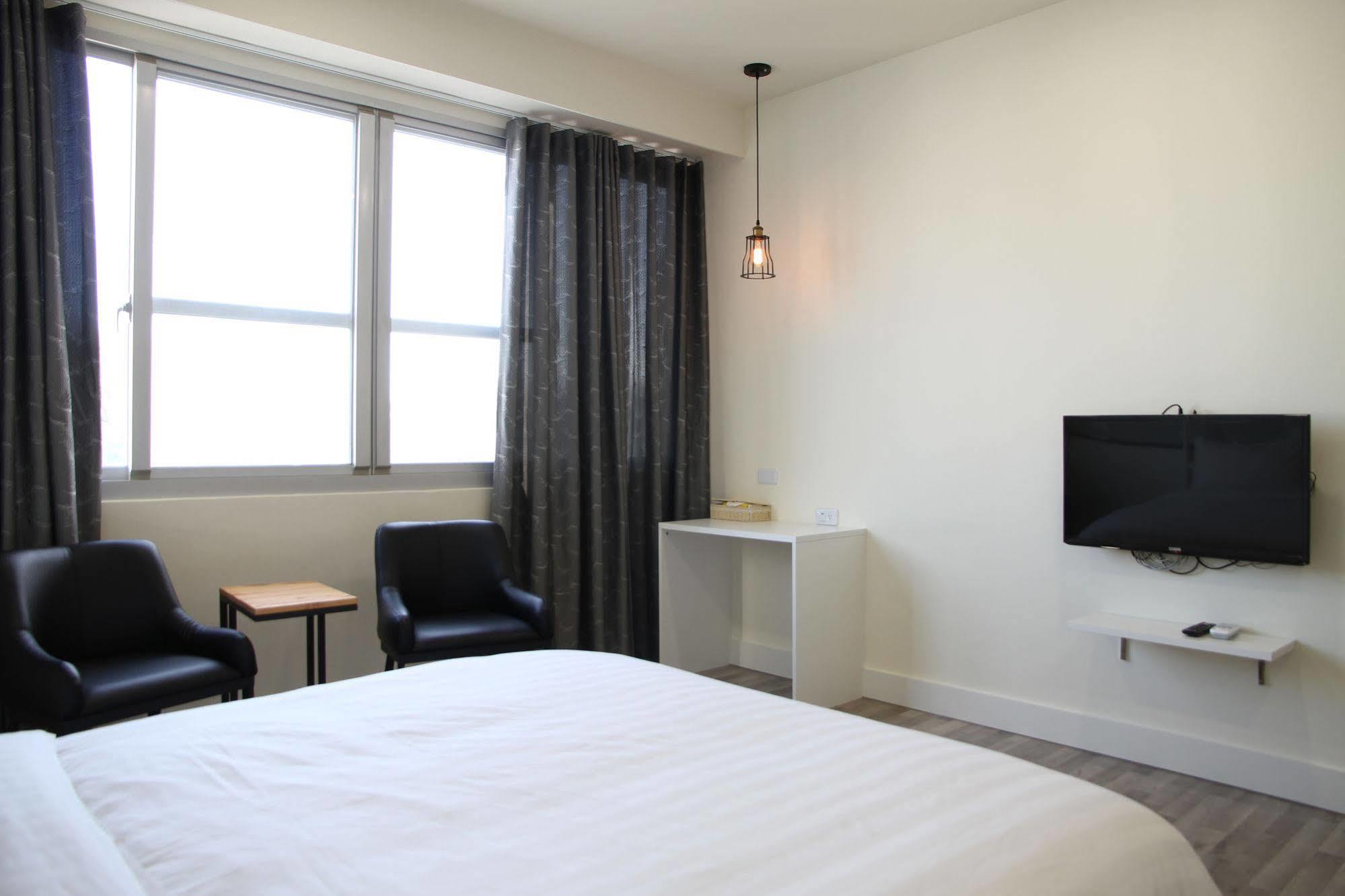 Key We Go Hotel 奇遇果人文旅店 Tainan Buitenkant foto