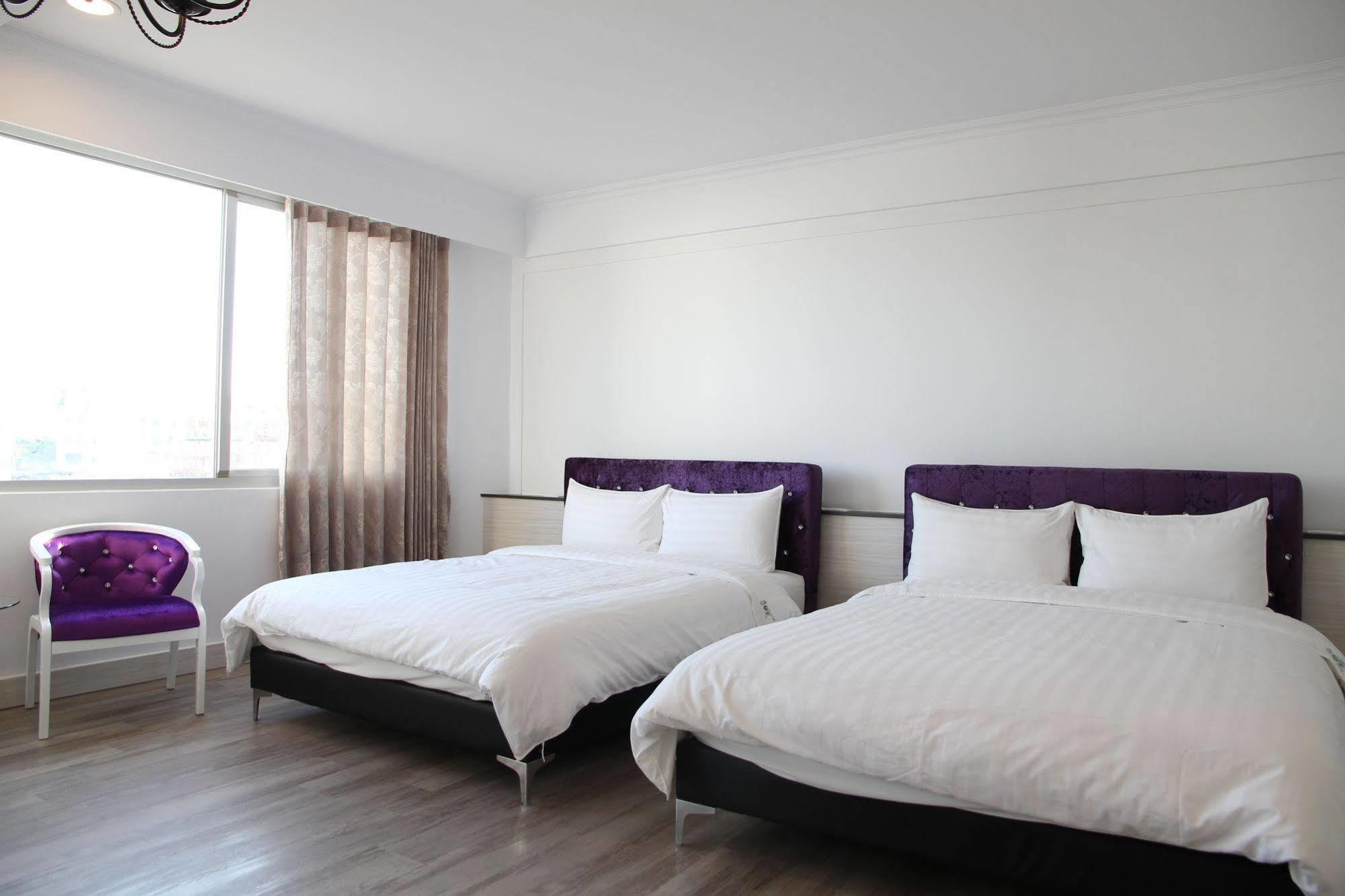 Key We Go Hotel 奇遇果人文旅店 Tainan Buitenkant foto